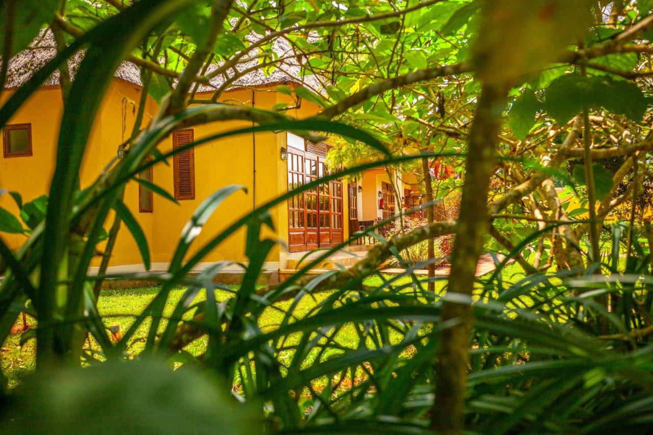 Brovad Sands Lodge Kalangala Exterior photo